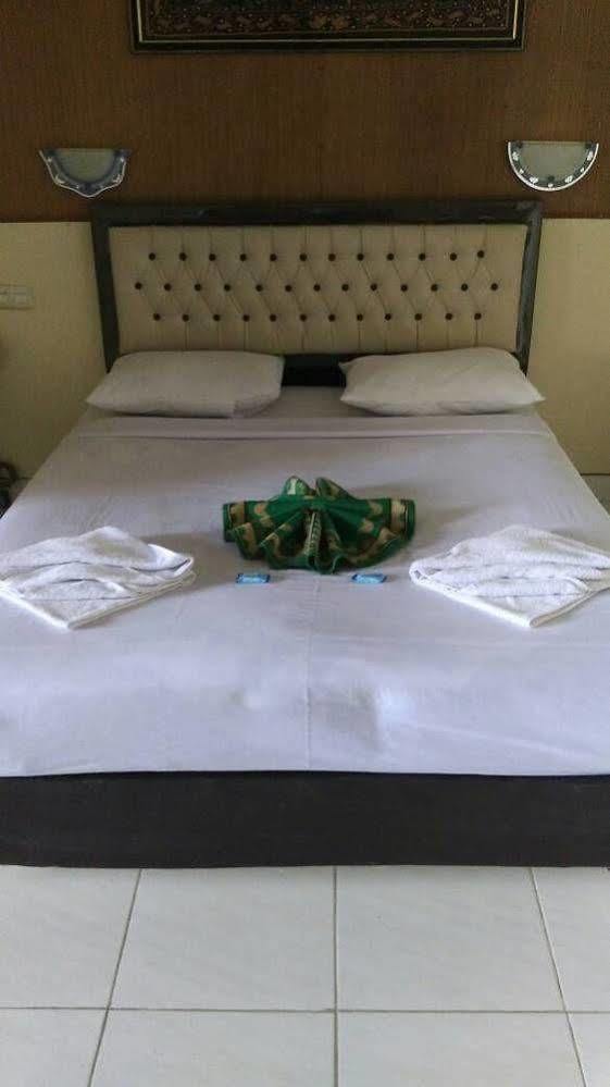 Hotel Yuriko Bukittinggi Extérieur photo