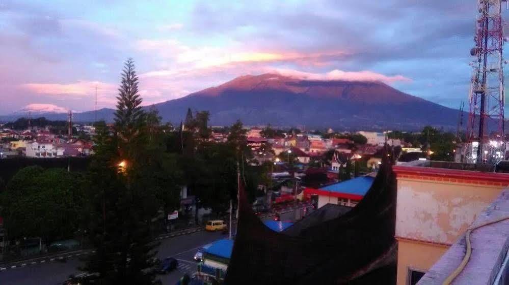Hotel Yuriko Bukittinggi Extérieur photo